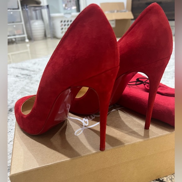 Christian Louboutin beautiful red velour heels - Picture 6 of 11
